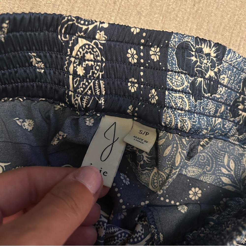 Joie Silky Bandana Pants - Picture 5 of 8